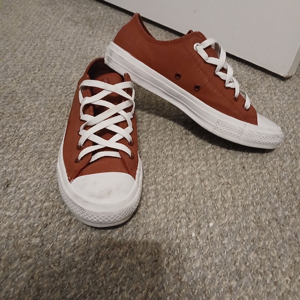 Burgundy Low-Top Sneakers with White Laces